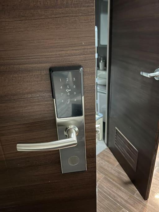 Apartment In Air Residences, Makati With Wifi, Netflix, Pool, Mall And More Маніла Екстер'єр фото