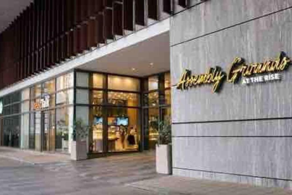 Apartment In Air Residences, Makati With Wifi, Netflix, Pool, Mall And More Маніла Екстер'єр фото