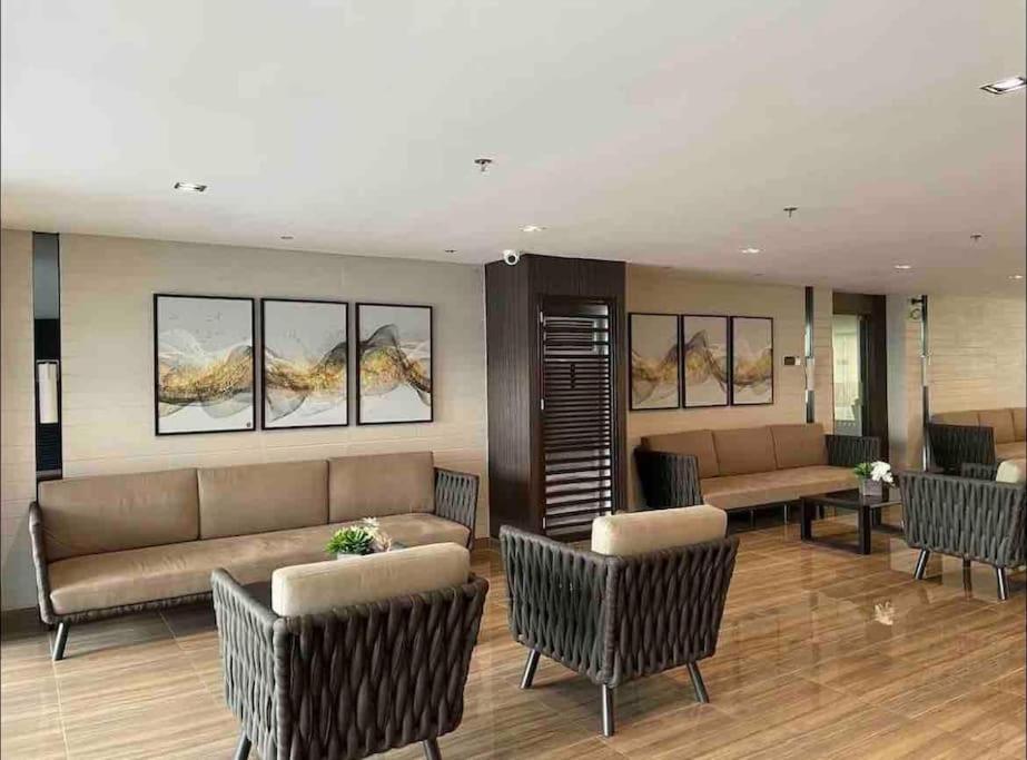 Apartment In Air Residences, Makati With Wifi, Netflix, Pool, Mall And More Маніла Екстер'єр фото