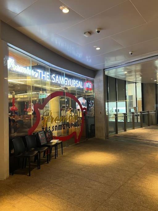 Apartment In Air Residences, Makati With Wifi, Netflix, Pool, Mall And More Маніла Екстер'єр фото