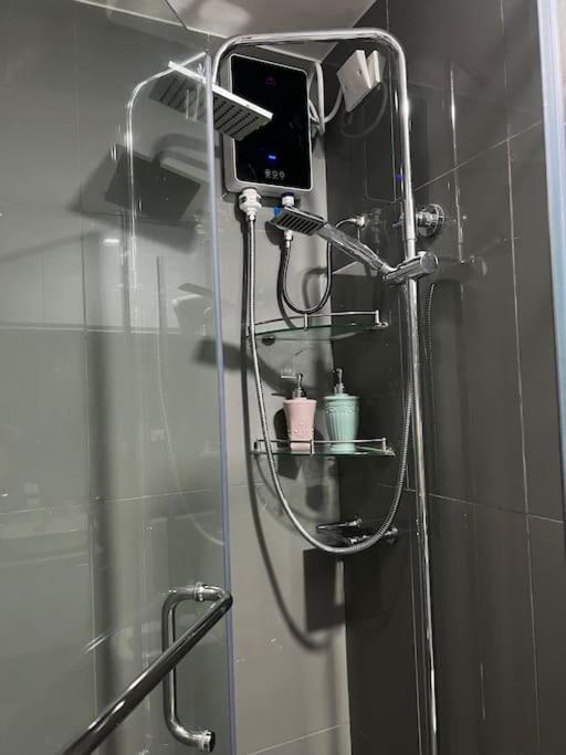 Apartment In Air Residences, Makati With Wifi, Netflix, Pool, Mall And More Маніла Екстер'єр фото